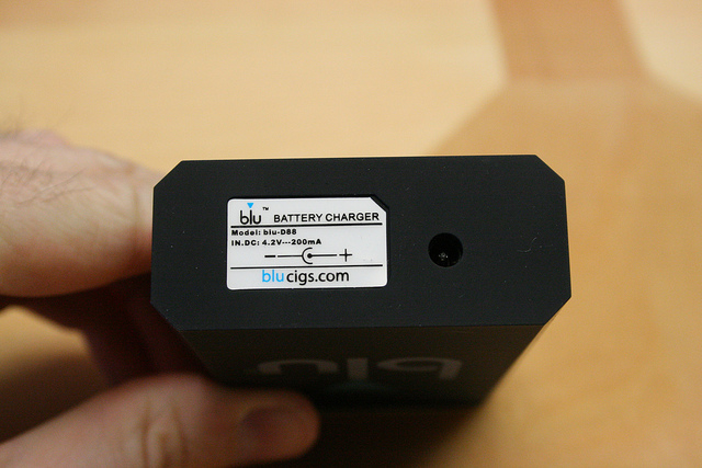 File:Electronic Cigarette 3808.jpg